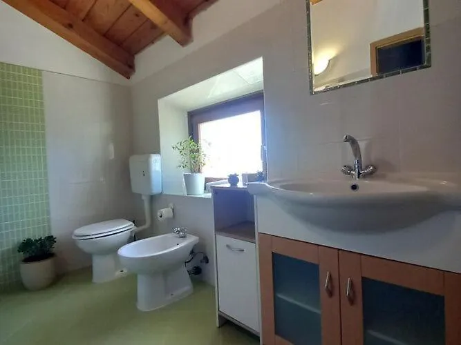 Casa Girasole - Three Bedroom Holiday Home With Garden Buje