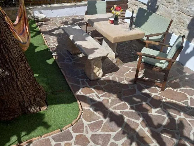 Casa Girasole - Three Bedroom Holiday Home With Garden Buje